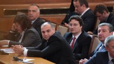 Депутатите от БСП се върнаха в парламента