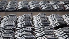 Производството на автомобили във Великобритания се е сринало с 45% през април