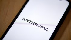 Писатели съдят AI стартъпа Anthropic