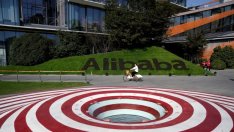Alibaba ще инвестира повече в развлечения и туризъм след листването в Хонконг
