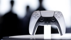 Бизнесът с игри и музика позволи на Sony да повиши прогнозата си