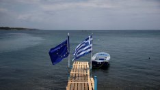 Дефицитът по текущата сметка на Гърция се свива през април 