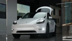 Германски съд позволи на Tesla да продължи да рекламира своята система за подпомагане на водача
