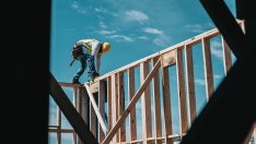 Две трети от британски фонд "ключ" за стотици хиляди нови жилища остават непохарчени