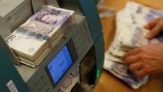 Активността в сектора на услугите във Великобритания изпревари очакванията