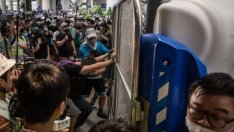 Лидерът на Хонконг готви ключова отстъпка пред протестиращите