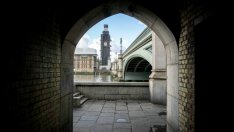 Великобритания се насочва към рецесия