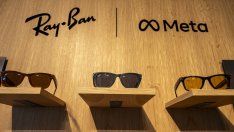 Meta има апетит към миноритарен дял в производителя на очила EssilorLuxottica
