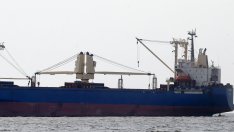 Йеменски бунтовници хуси са отвлекли товарен кораб с българи на борда в Червено море