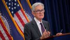 Форумът в Джаксън Хоул поставя Пауъл между Тръмп, пазарите и разделенията във Фед