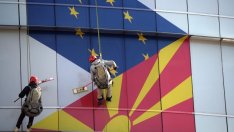 Брюксел призовава Скопие да прилага договорите с Атина и София