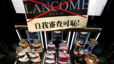 Lancome затвори магазините си в Хонконг след протести срещу бранда