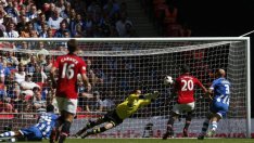 Футболни клубове в Англия свиват разходите заради правилата за финансов феърплей