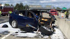 Американска агенция критикува Tesla заради доклада за катастрофата  