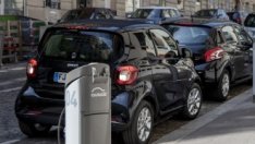 Продажбите на коли във Франция и Испания се сринаха през август