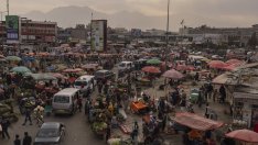 Три години след завръщането на талибаните Афганистан продължава да тъне в мизерия