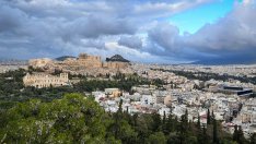 Туризмът в Гърция засенчи рекордите от предпандемичната 2019 г.