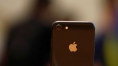 Притеснения за търсенето на iPhone 8 потопиха акциите на Apple