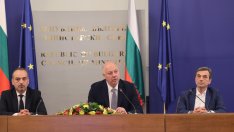 Правителството се обединява с бизнеса и синдикати срещу спекулата с еврото