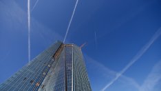 Дилемата на ЕЦБ: Борба с инфлацията или риск от нова рецесия