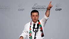 Екрем Имамоглу и двама районни кметове на Истанбул са официално отстранени от постовете си