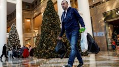 Продажбите в САЩ по Коледа се очакват да превишат за първи път 1 трлн. долара