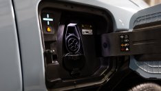 Властите в Южна Корея провеждат извънредна среща за безопасността на електромобилите