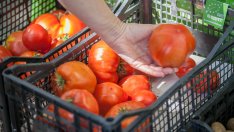 Земеделци сигнализират за проблеми с наредбата за стоки с висок фискален риск