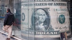 Използването на долара в глобалните разплащания достигна рекорд през юли