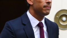 Великобритания удължи финансовата помощ за служителите 