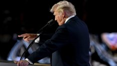 Доналд Тръмп се ангажира да прекрати програмата за електромобили, ако стане президент