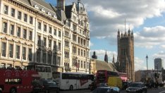 Цените на жилищата във Великобритания спадат с най-бързия темп от 6 години