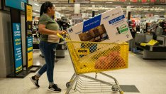 Растежът на потребителските разходи в САЩ се забавя през октомври