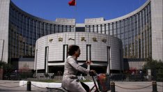 Пекин: Корекцията на референтния курс като цяло е "приключена"