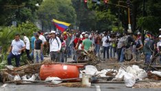 Кървавите сблъсъци на изборите във Венецуела взеха над 10 жертви