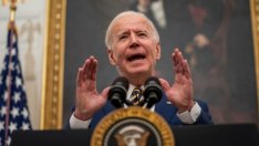 Байдън разпореди по-бързи проверки и издаване на чекове за помощи