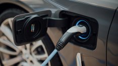 Силните продажби на електромобили отслабват натиска за по-ниски стандарти за емисии