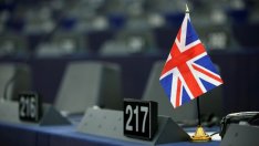 Трима британски министри ще подкрепят отлагане на Brexit