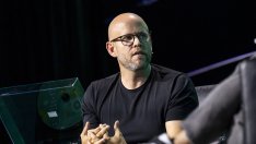 Шефът на Spotify настоява за по-сериозни мерки на ЕС срещу Apple