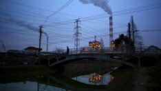 Британското производство отскача от тригодишното дъно