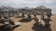 Ангелкова обявява възможностите за безплатни чадъри на плажа до седмица