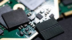 SK Hynix обмисля сделка за завод за чипове за памет в Япония