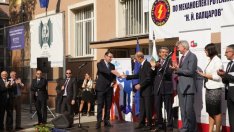 Ученици ще получават заплати, за да учат електротехника