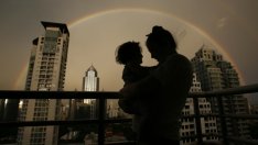 Бездетните жени печелят повече от майките в САЩ