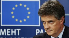 Британският еврокомисар Джонатан Хил се оттегля от поста си