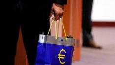 ЕЦБ предупреди за рискове на жилищните и фондовите пазари и високи дългове