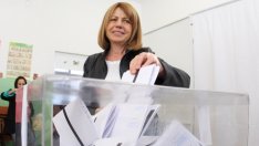 Фандъкова води убедително пред Манолова след първия тур на местните избори*