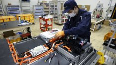 Изтощените електромобилни батерии стават златни с държавните стимули