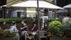 Бизнес активността в китайския сектор на услугите падна до 6-месечно дъно