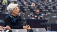 Лагард: Политиката на ЕЦБ изисква намесата на правителствата